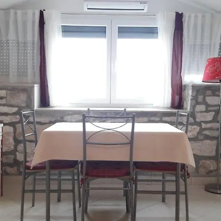 Kamena Kuca Smiljevac - Stone House 2 * Ližnjan